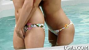 Legal age teen gets her twat licked