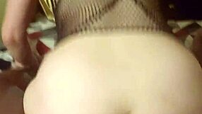 dixie demonstrates oral technique with blonde amateurs