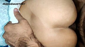 Beautiful Indian married woman in hot sex with her boyfriend in doggy style