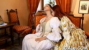 Ezek a szépségek szeretik nyalni és ujjal baszni egymás szűk helyeit