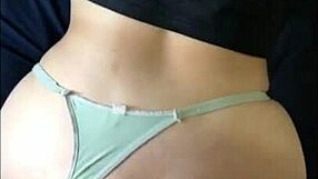 Gran culo joven latina se dobla y recibe creampie en el culo