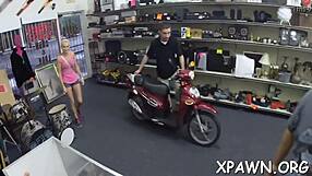 Amateur fucks hard in missionary for cash reward!