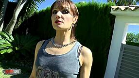 Heloise Dacosta experiences fist fucking