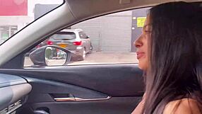 Pequeña joven colombiana follada por conductor mamada profunda rompiendo coño estrecho me pide crema