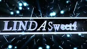 Ebony woman chats online while touching herself