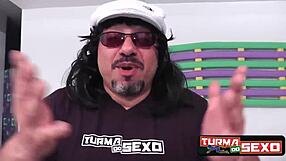 Bu Latina amatör çift penetrasyonla anal ve oralda sert boşalıyor