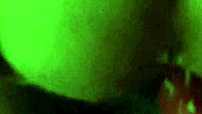 Žena pravi: trdo te bom pojebala s strapon-om, mož, v tej divlji analni rit-jebi