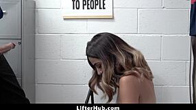 Shoplifter Teen Offers Blowjob To Security Officer To Avoid Cops