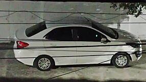 fode com amante no carro na frente de casa e volta cheia de porra sorridente