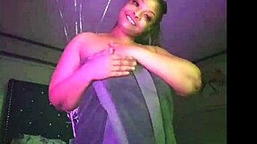 eva sends a valentines tease with ass shaking