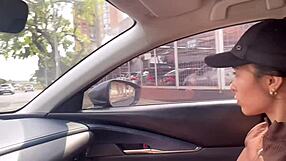 Pequeña joven colombiana follada por conductor mamada profunda rompiendo coño estrecho me pide crema