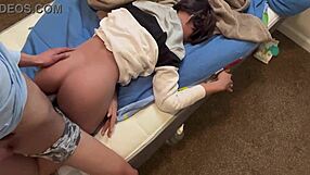 Twinks fut bareback cu pulă mare în acțiune homemade