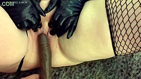 Granny Carmen Tests Dildo Versus Vibrator For Ultimate Orgasm