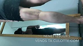 Amateur fetish giant shows pussy and crushes feet