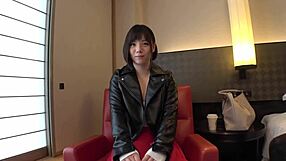 hey waka-chan, let’s enjoy that jiggly body with a first-time vibrator w