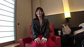 hey waka-chan, let’s enjoy that jiggly body with a first-time vibrator w