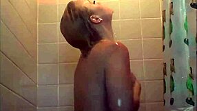 Leihla Leionni Flashes Huge Tits In Florida