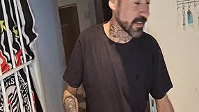 Maduro Joga Dominó Com Enteada E Notou Que Ela Estava Sem Calcinha