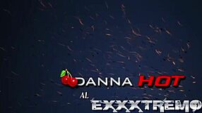 Let op: Publieke gangbang ontzettend spannend met Danna Hot