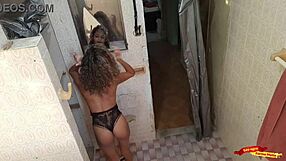 seduce the hired bricklayer until he fucks me