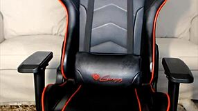 Cam girl uses vibrator on feet with lots of grool