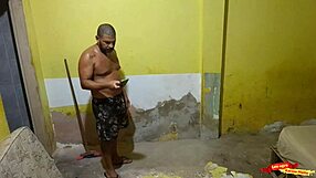 seduce the hired bricklayer until he fucks me