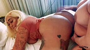 BBW lesbian couple tries out anal sex in a hentai video