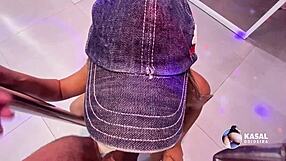 Jeg dansede uden trusser og fyldte min fisse med sæd