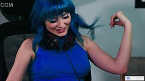 Gadis lesbian gamer pacarku nikmati seks HD selam memek dan duduk muka