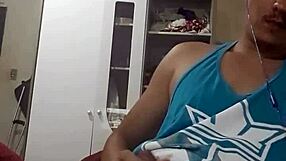 Girlfriend cums hard after intense fucking with friend