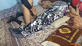 جان الأمروزية، خذي هذا النيك الشديد للكس الآن!