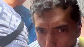 chupadita en el autobus with mexican amateurs in public outdoor setting