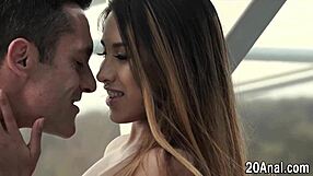 chatting about the cute girl's story