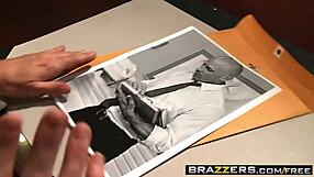 doctor kristal summers plays with teen veronica in hospital