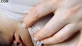 Otekla debela pička črpa kurca močno, sperma izteče