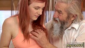 Uh, očka mi je naredil creampie, nisem pričakovala te stare akcije...