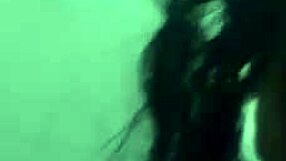 18-årig latina amatør-kæreste skriger af lyst, mens hun bliver kneppet af stor pik