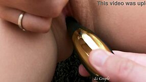 i and my husband playd with my shaved pussy together