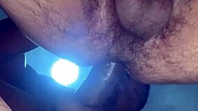 23cmのビッグブラックコックを喉とアナルに深く咥えた