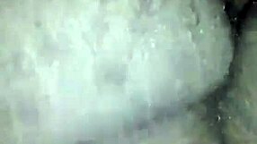 enchendo a boceta da safada de leite