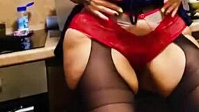 MOM WITH BIG ASS INVITED STEPDUGHTER TO FUCK!