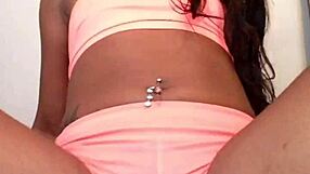 Can You Handle This Ebony Twerking After Her Fat Cameltoe Reveal?