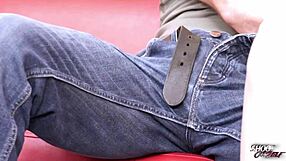 Skinny bodybuilder couple performs extreme deepthroat blowjob and doggystyle riding at home