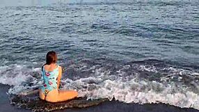 teen shows ass and pussy on public beach outdoor