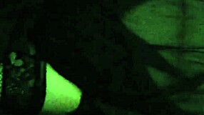 אמא חורגת יפה מקבלת נסיך על הפנים מחמותה.