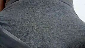 Ten Minutes Of Punishment For The Pussy