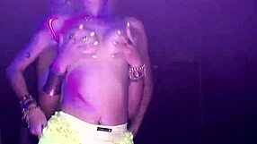 blondes and crossdressers party with big asses at club 🥳