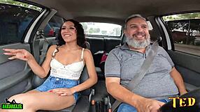 Priscila Belini A Novinha De Apenas 19 Anos Na Carona Pelada Nas Ruas