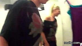 Provoquei uma tcheca gostosa 18+ no shopping e fodi ela em POV