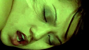 Čutim peko kazni v tem blondinskem bondage miksu